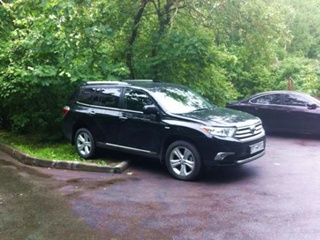 Запрет на парковку на газоне